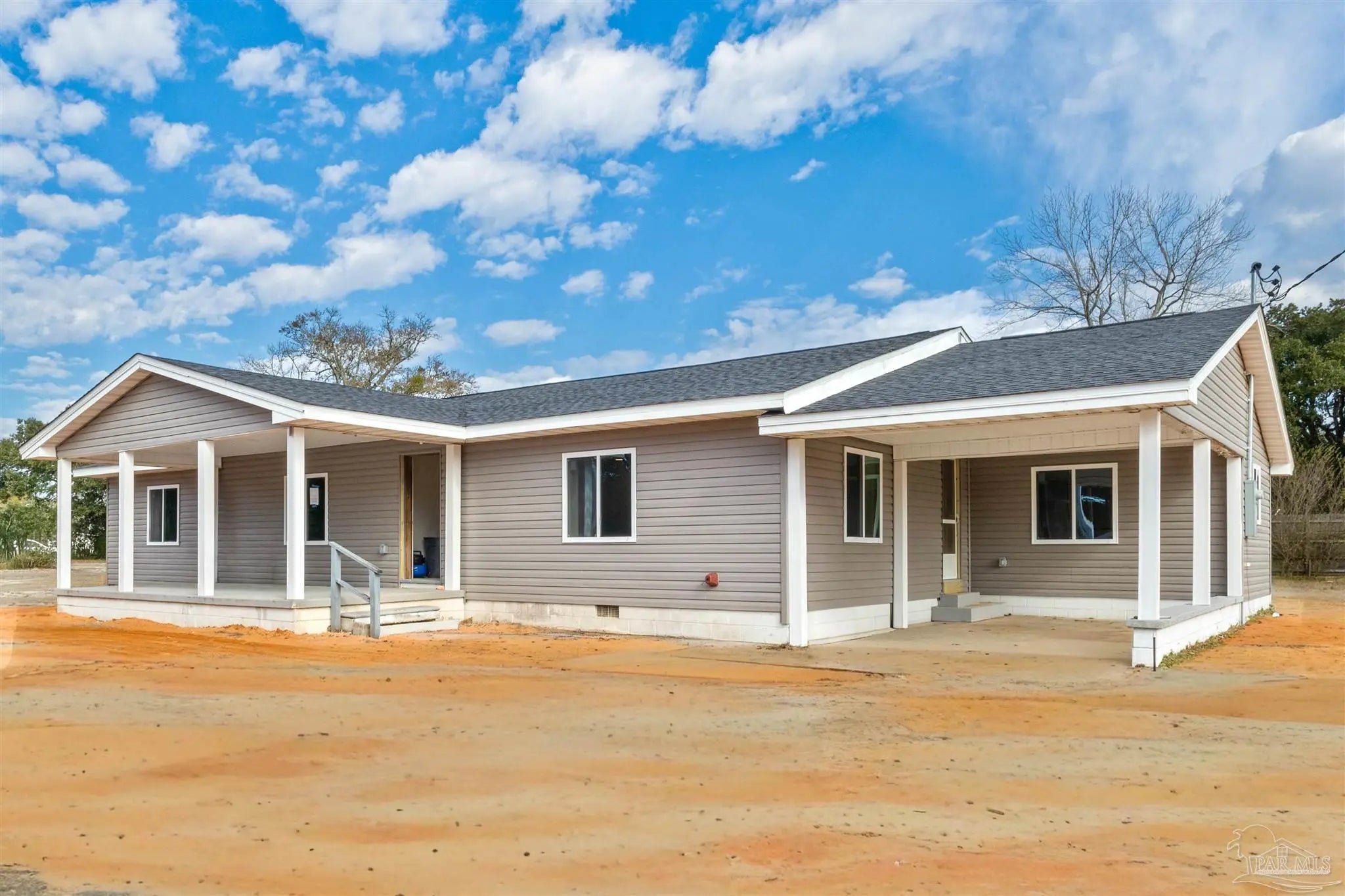 Photo of Listing #675944