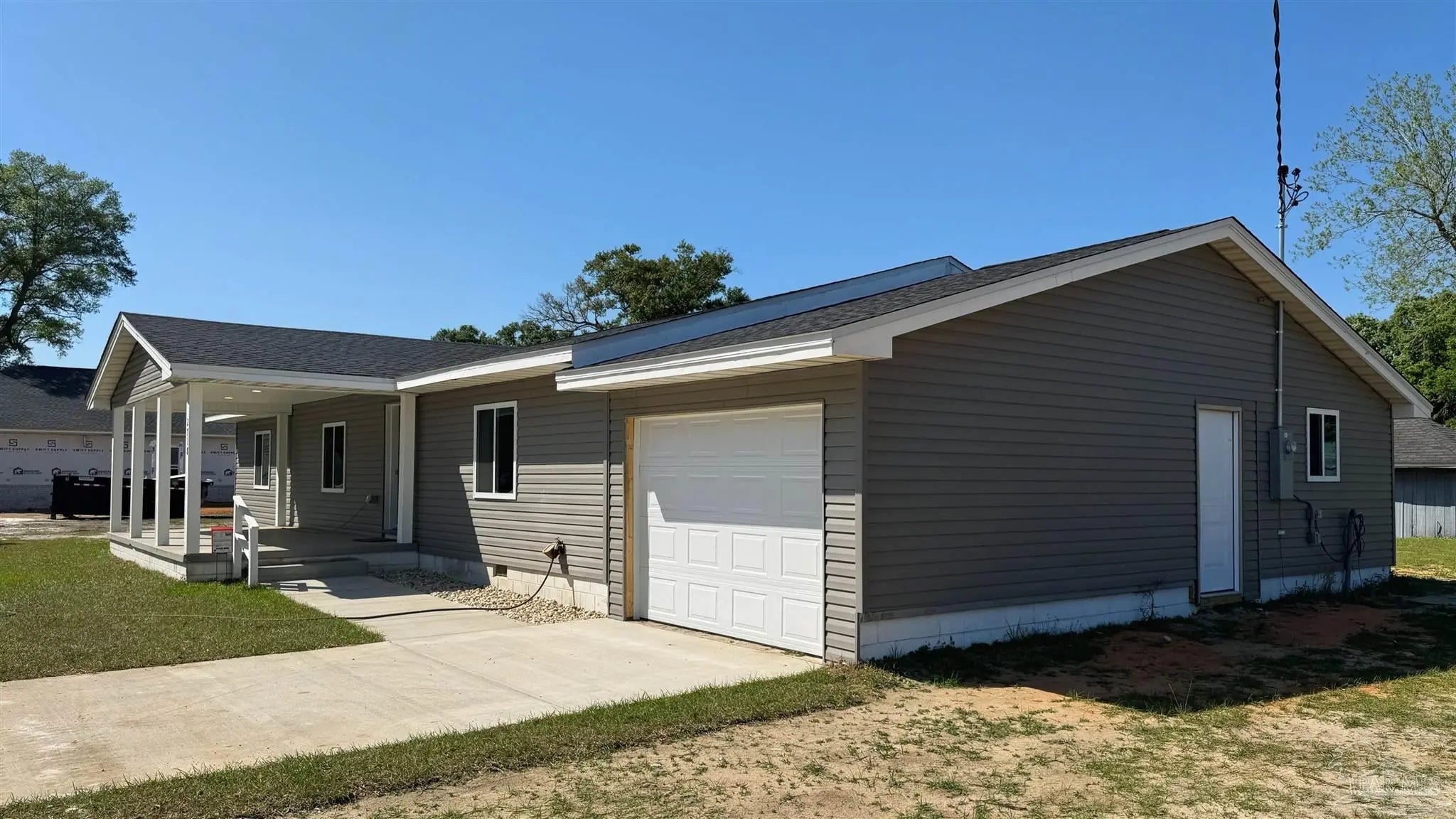 Photo of Listing #675944