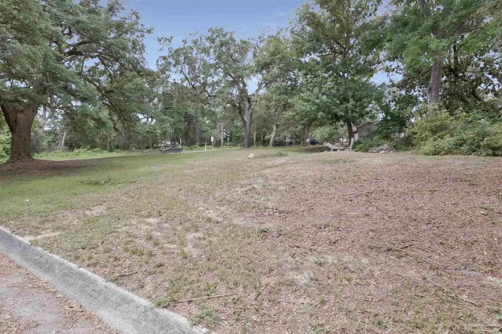 4891 Creighton Rd, Pensacola