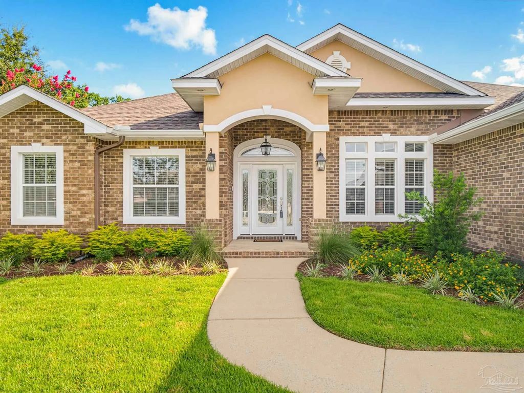5642 Highland Lake Dr, Milton