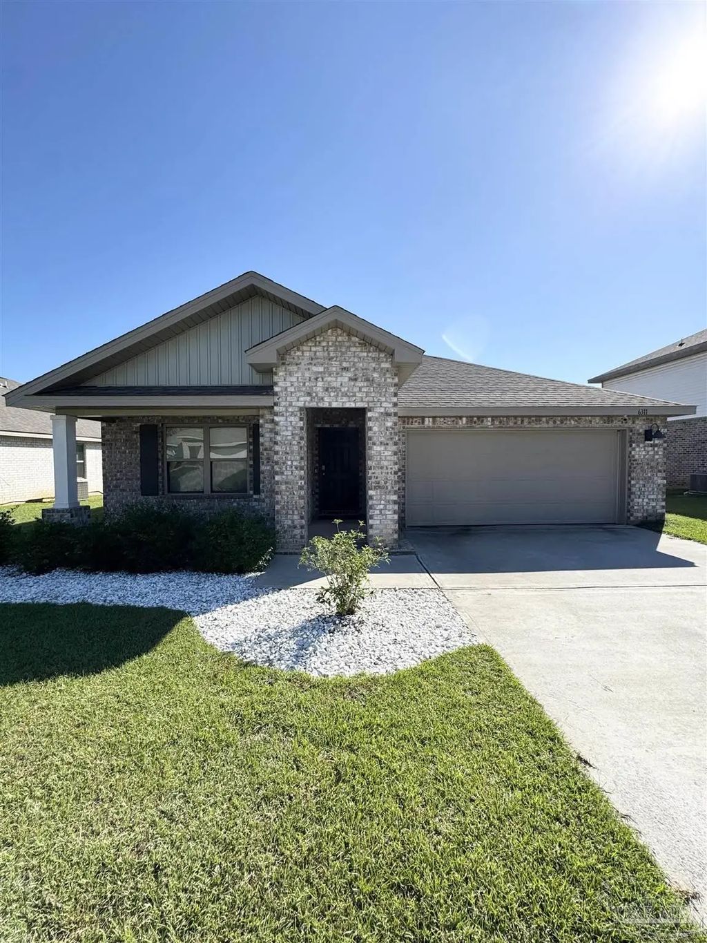 6311 Burrow Ln, Pensacola