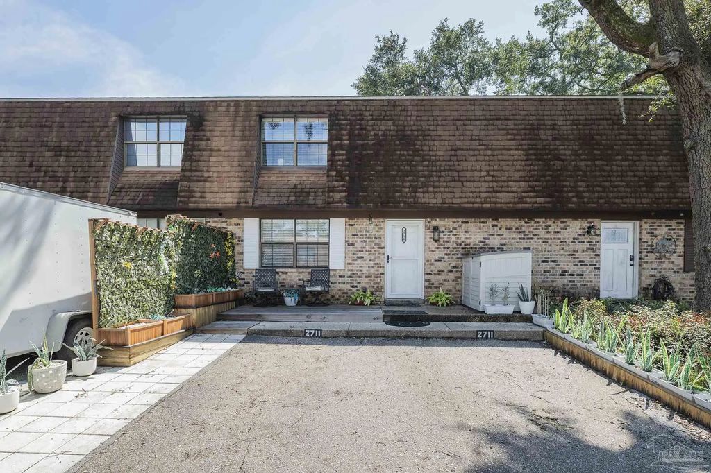 2711 E Desoto St, Pensacola
