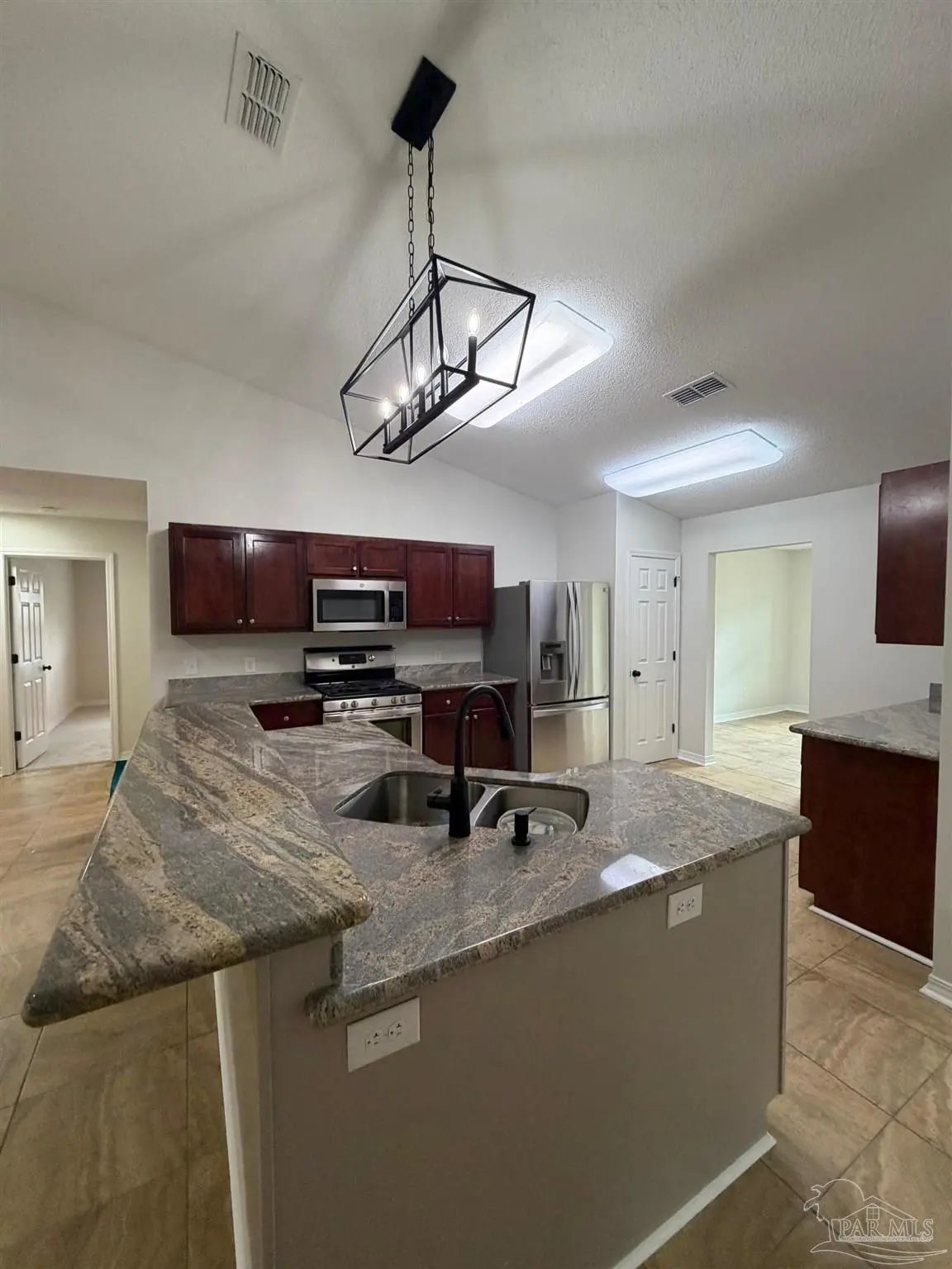 Photo of Listing #679039