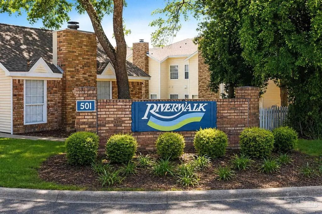501 E Burgess Rd #d 10, Pensacola