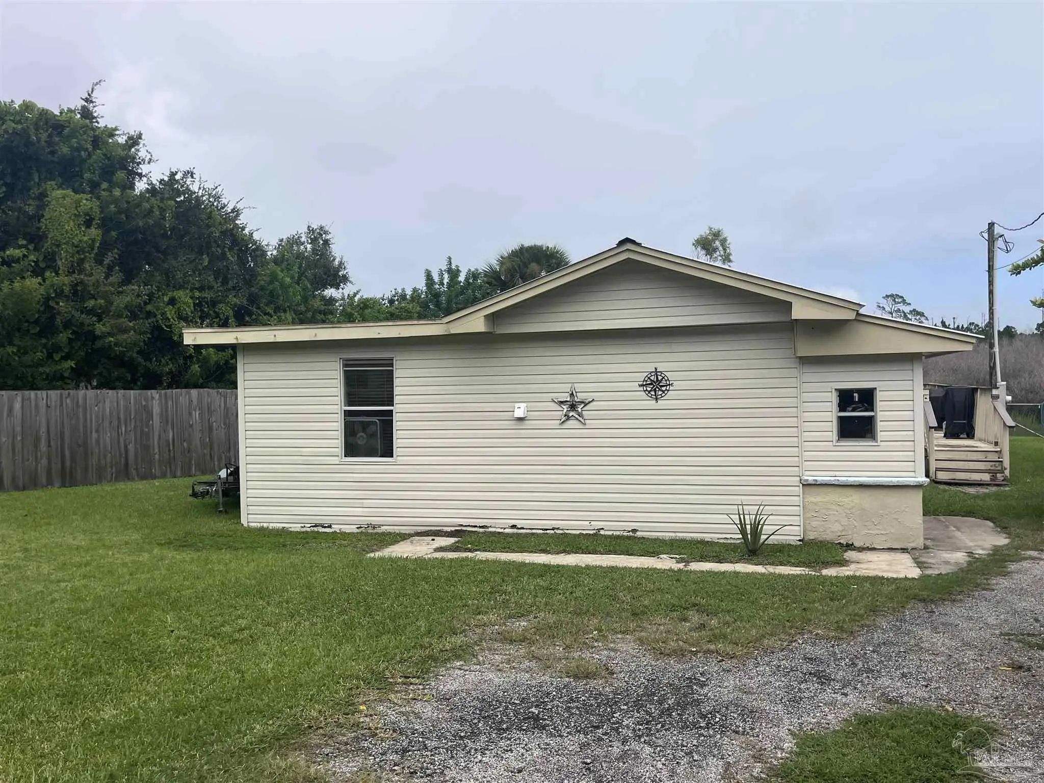 Photo of Listing #689560