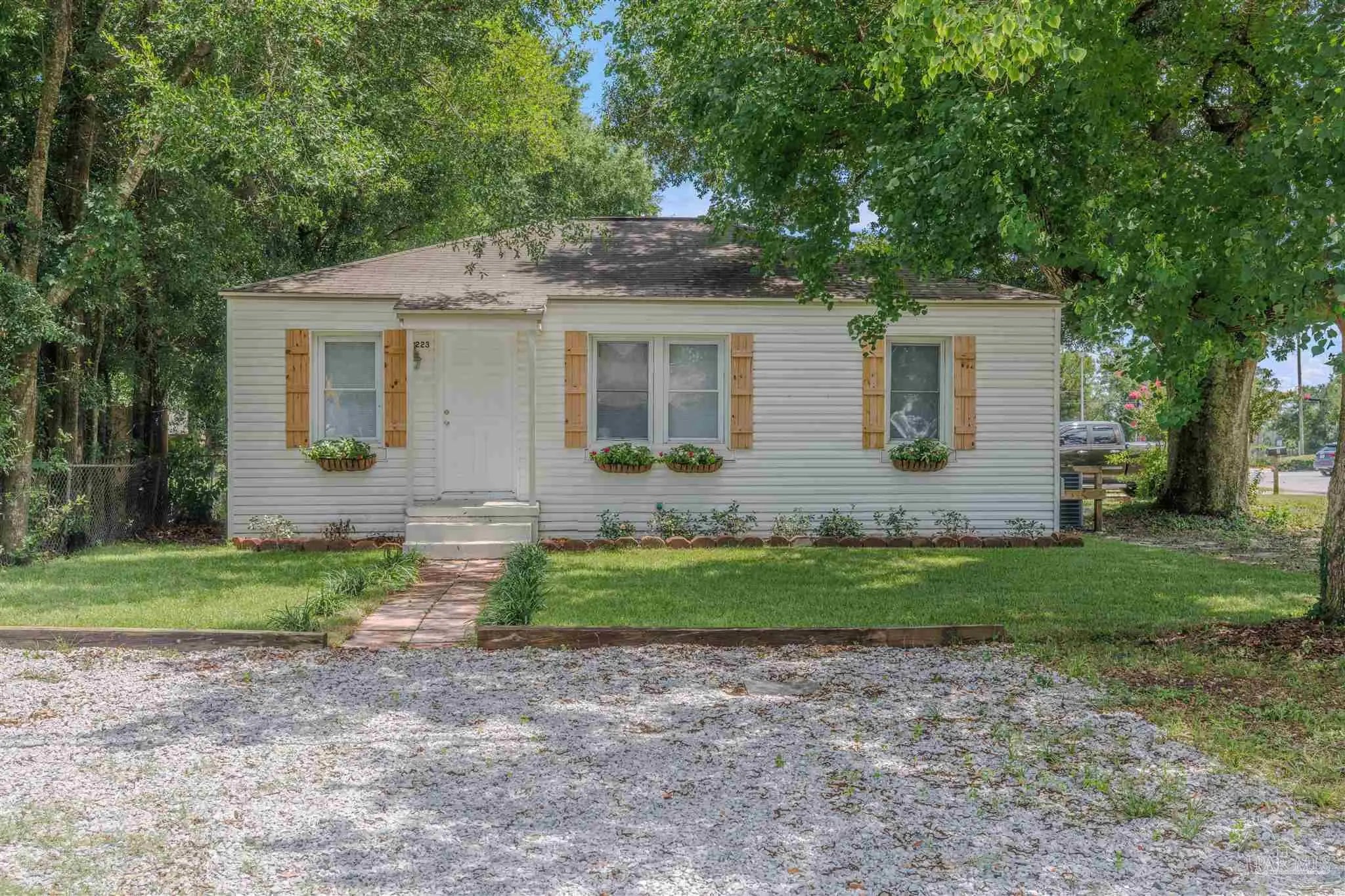 Photo of Listing #675405