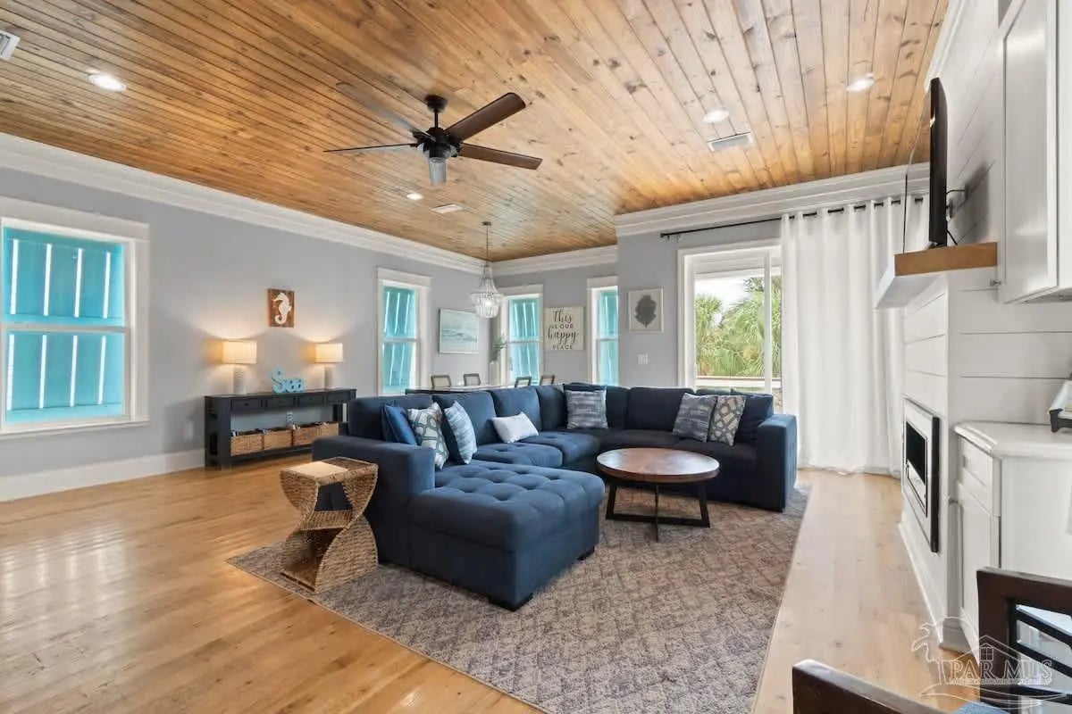 Photo of Listing #676832