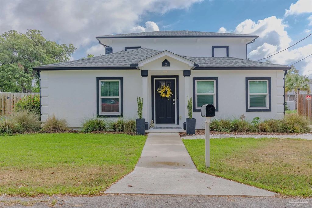 8 Sullivan Rd, Pensacola
