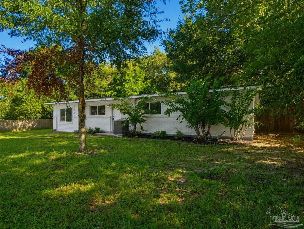 6426 Julia Dr, Milton
