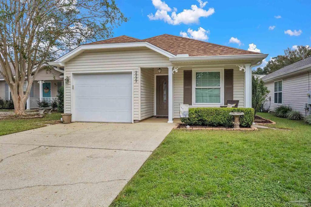 2332 Trailwood Dr, Cantonment
