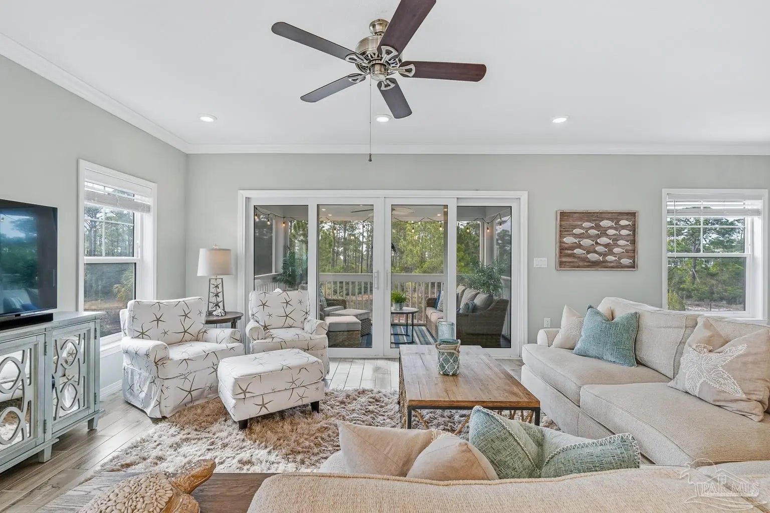 Photo of Listing #677956