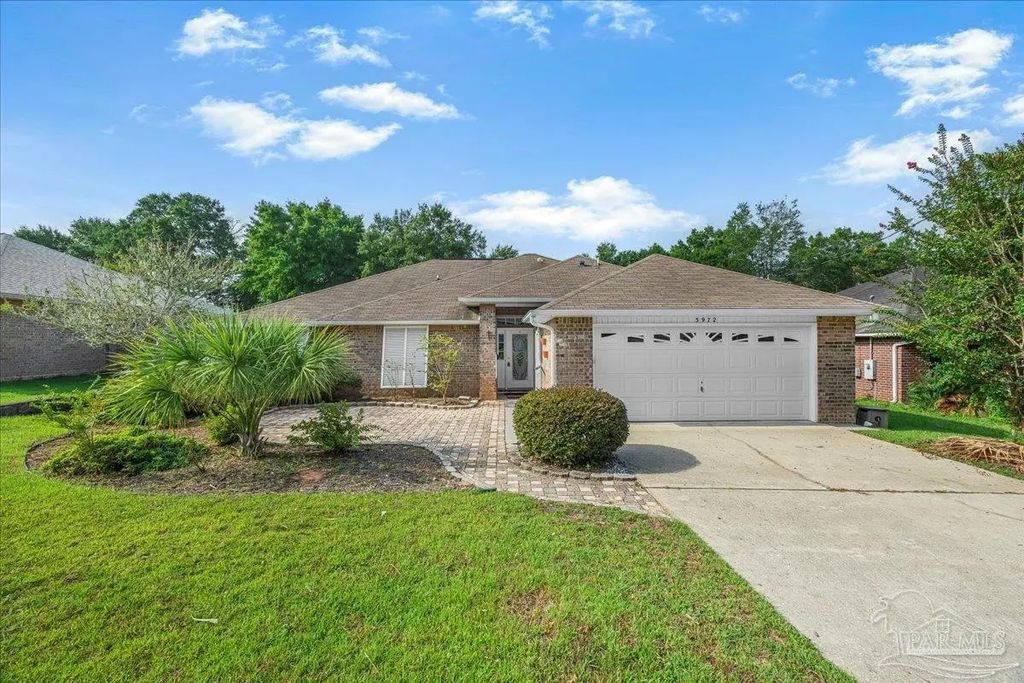 5972 Ashton Woods Cir, Milton