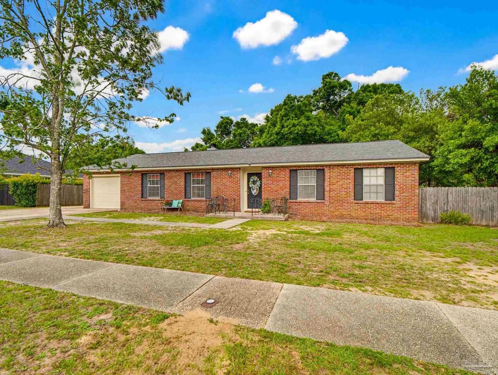 8375 Strasburg Rd, Pensacola
