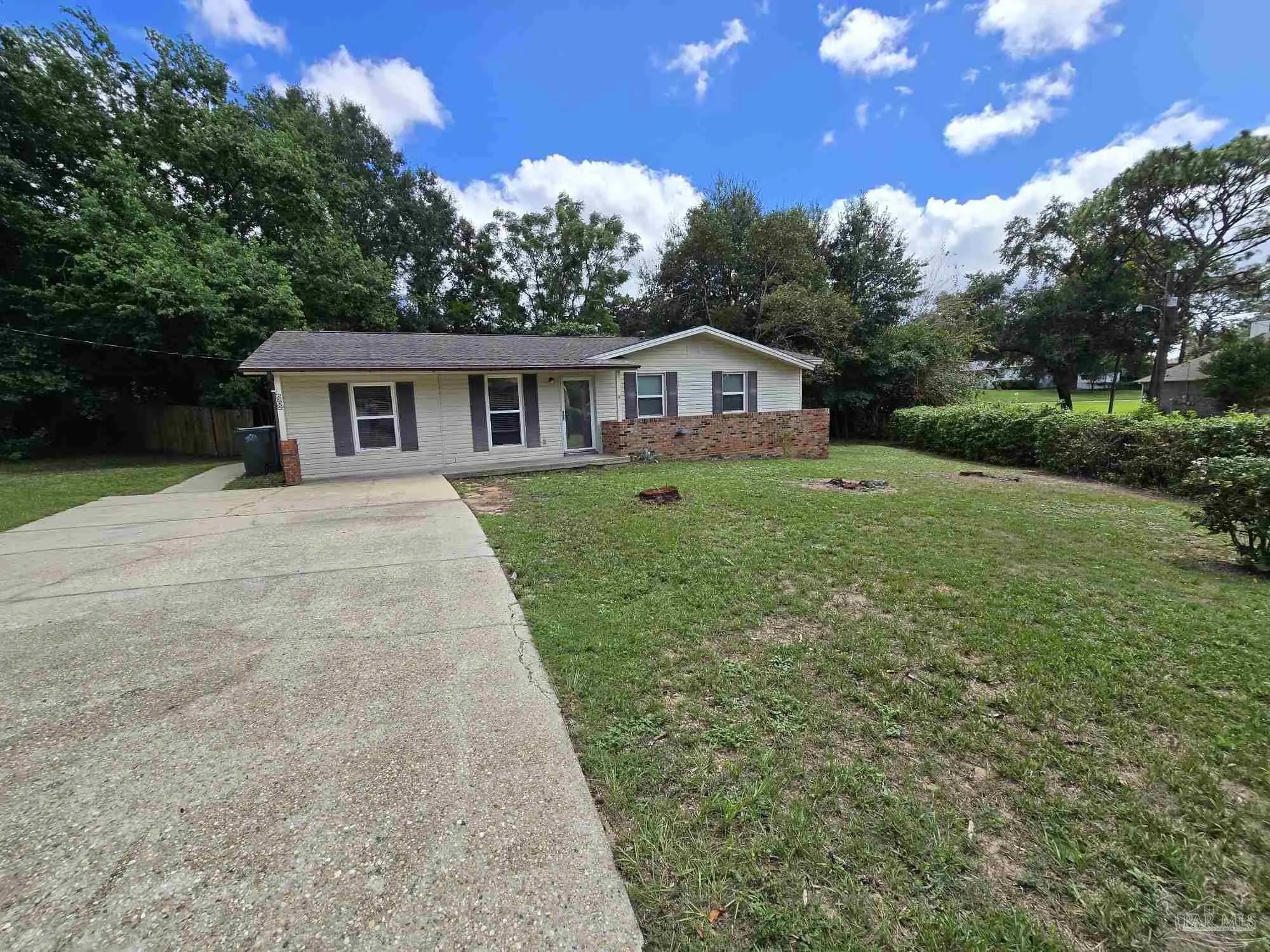 Photo of Listing #677750