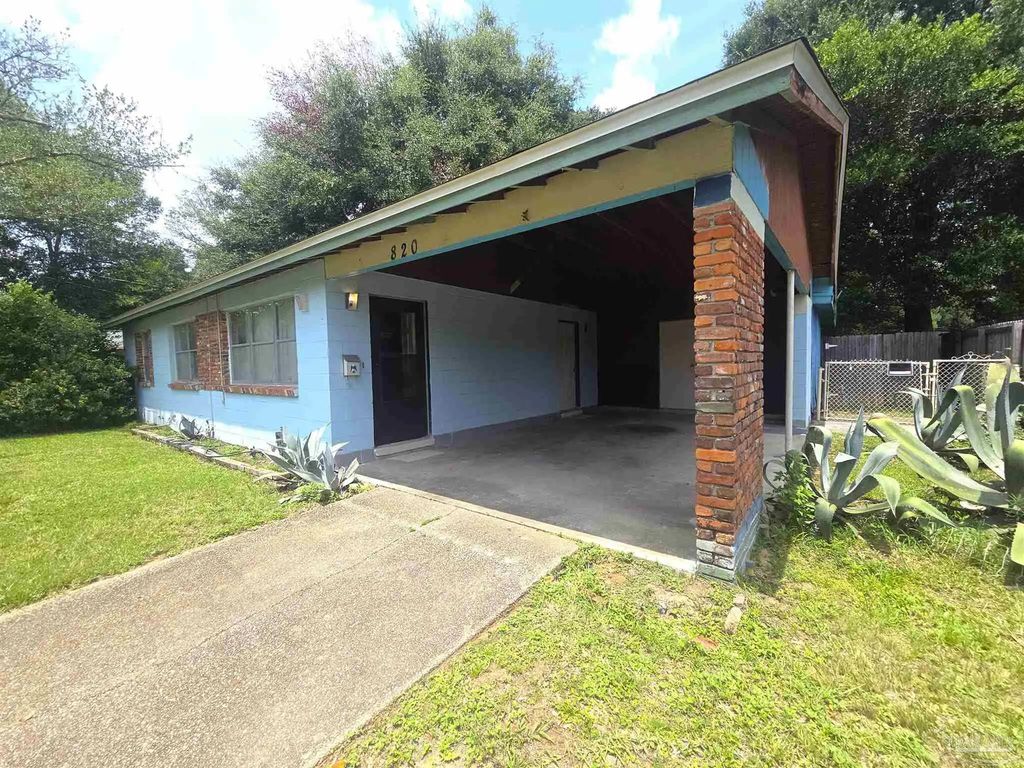 820 Montclair Rd, Pensacola