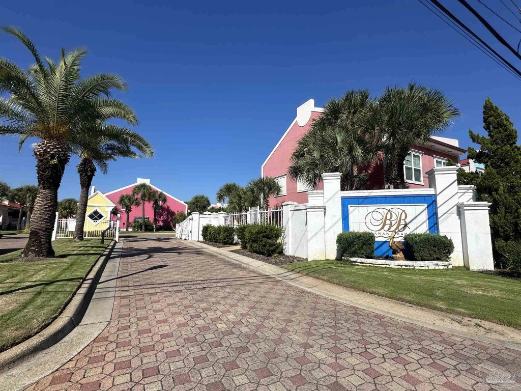 6079 Valhalla Ave, Pensacola