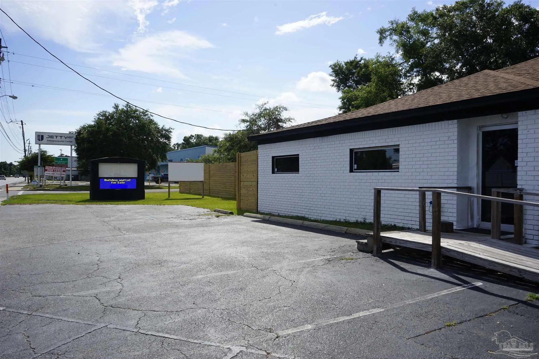 Photo of Listing #628481