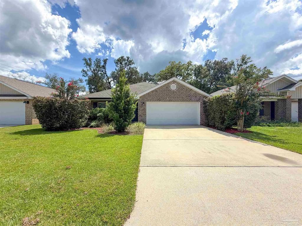 7305 Lakeside Oak Ct, Pensacola