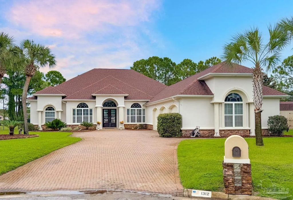 1312 Tour Dr, Gulf Breeze
