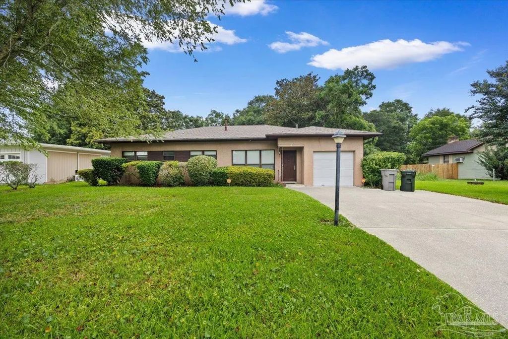 53 Adkinson Dr, Pensacola