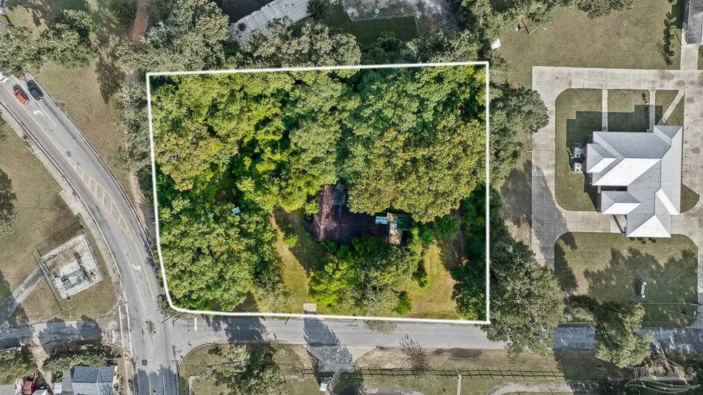21 W Detroit Blvd, Pensacola