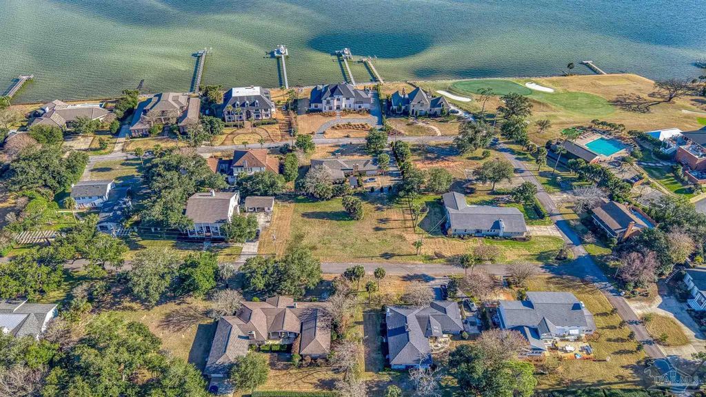 1009 Harbourview Cir, Pensacola
