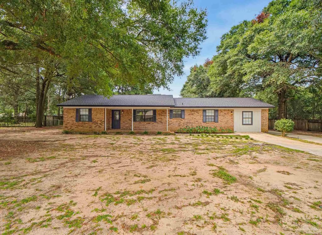 5905 Stephanie Dr, Milton