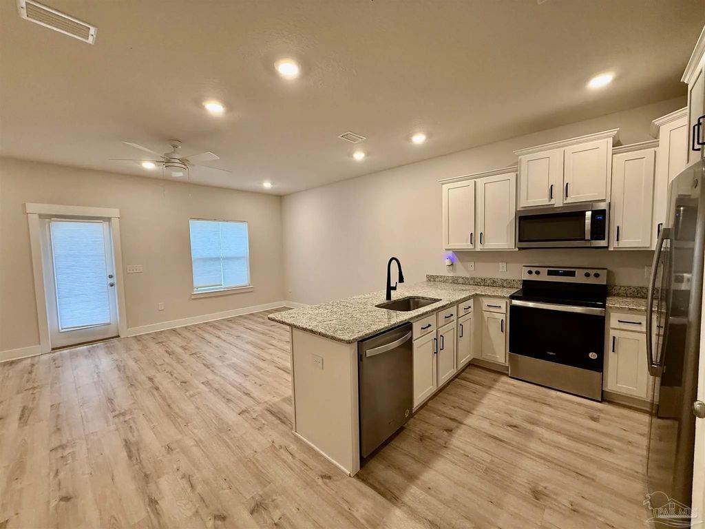 1471 Iroquois Ct, Pensacola