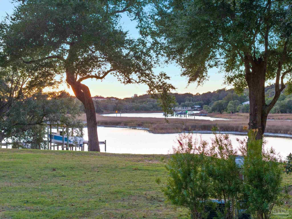 14 Bayou Blvd, Pensacola