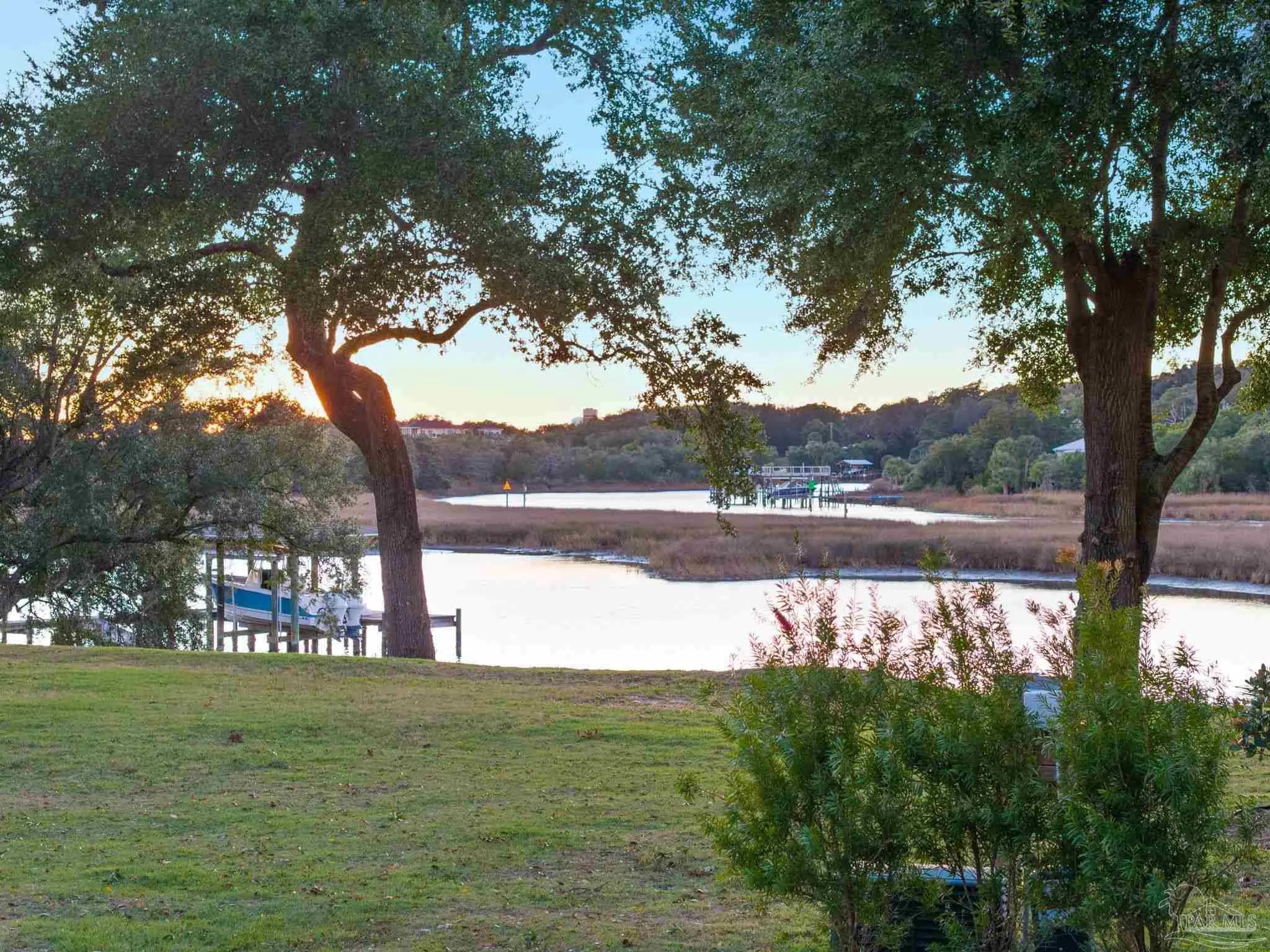 Photo of Listing #676174