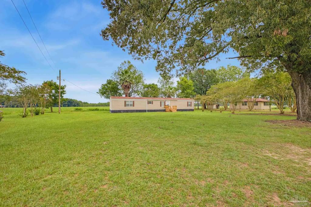 11570 N Hwy 87, Milton