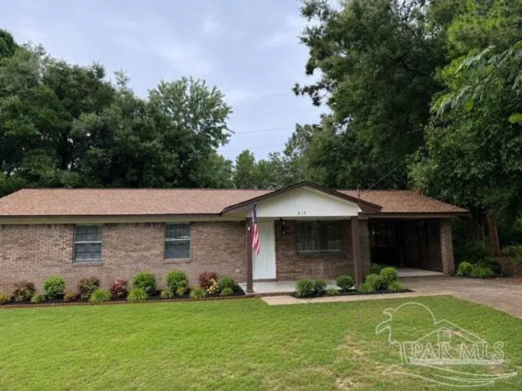 215 Aza Pl, Crestview