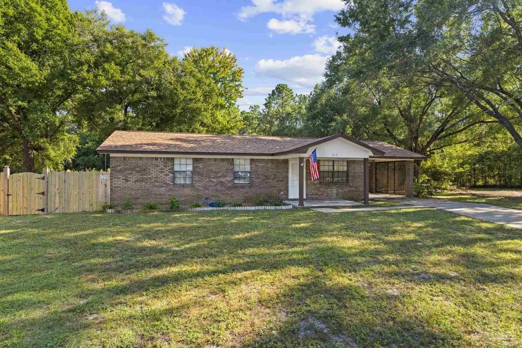 215 Aza Pl, Crestview