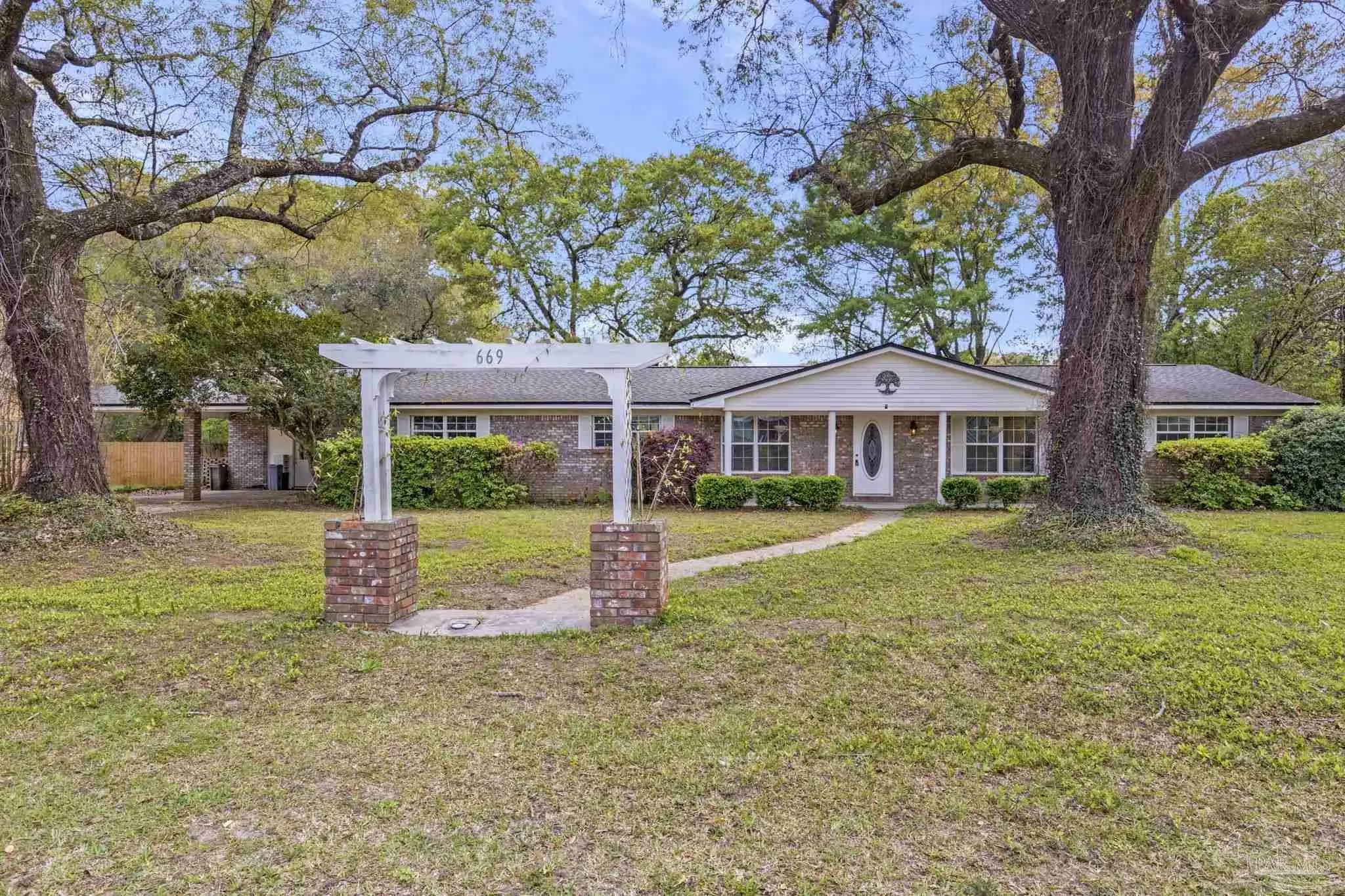 Photo of Listing #679874