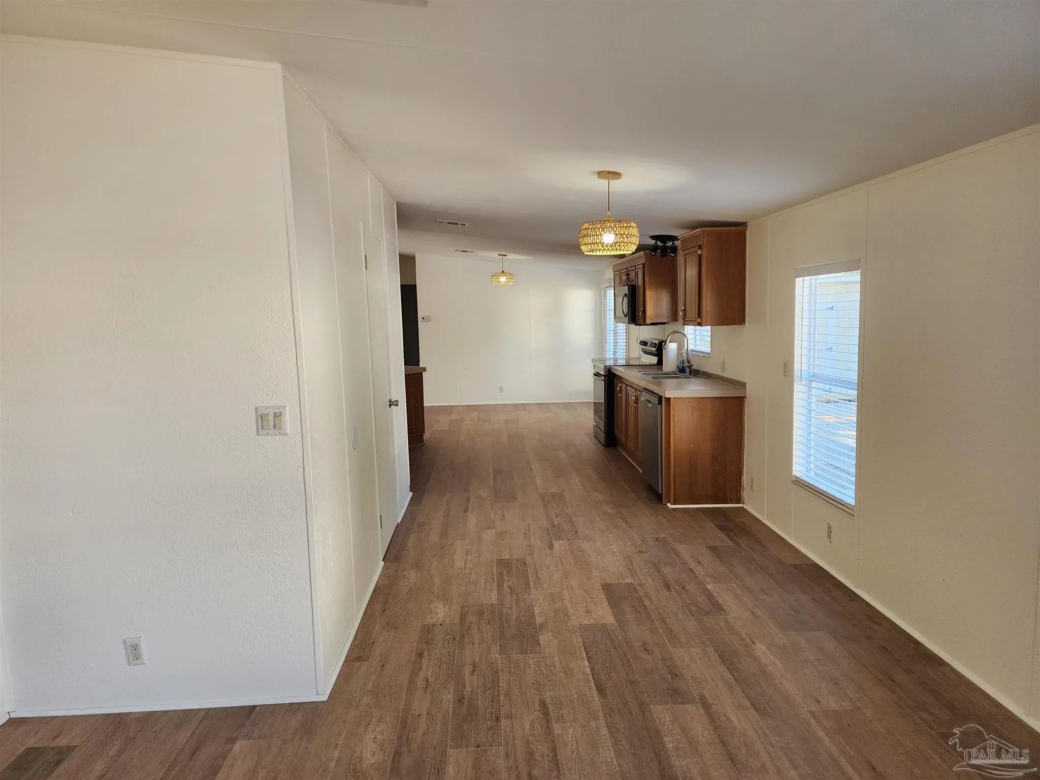 Photo of Listing #675258