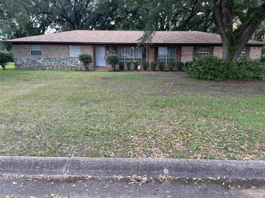 5992 Moss Ln, Pensacola