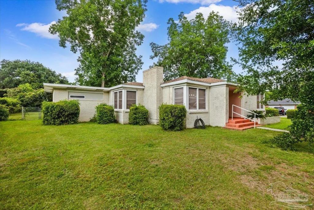 968 E Burgess Rd, Pensacola