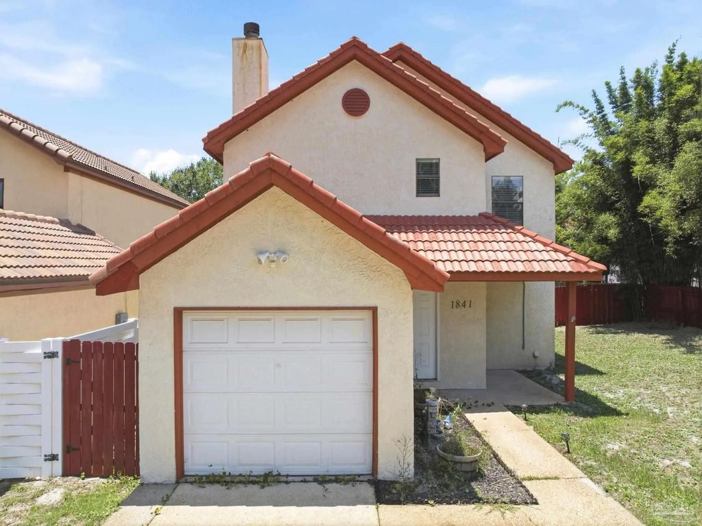 1841 E Smugglers Cove Dr, Gulf Breeze