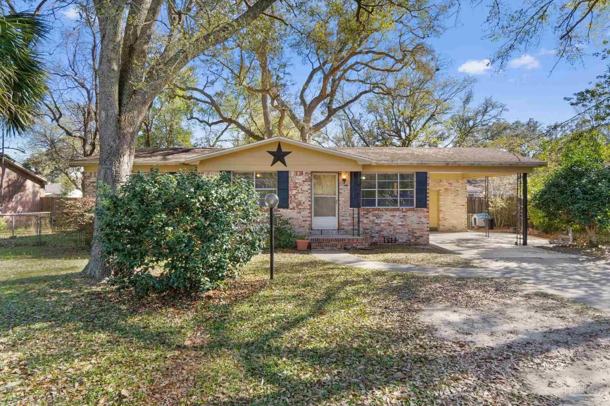 Photo of Listing #677738