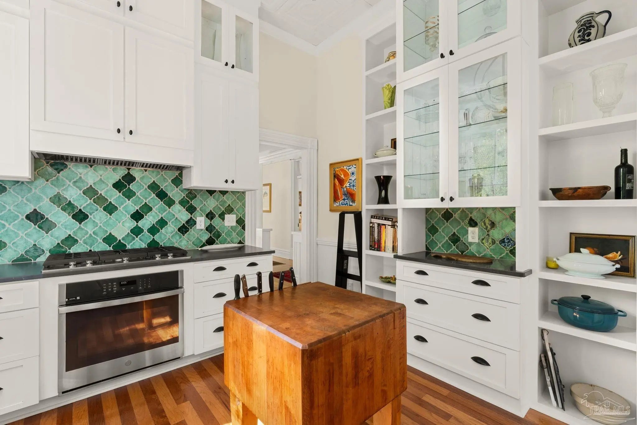 Photo of Listing #667679