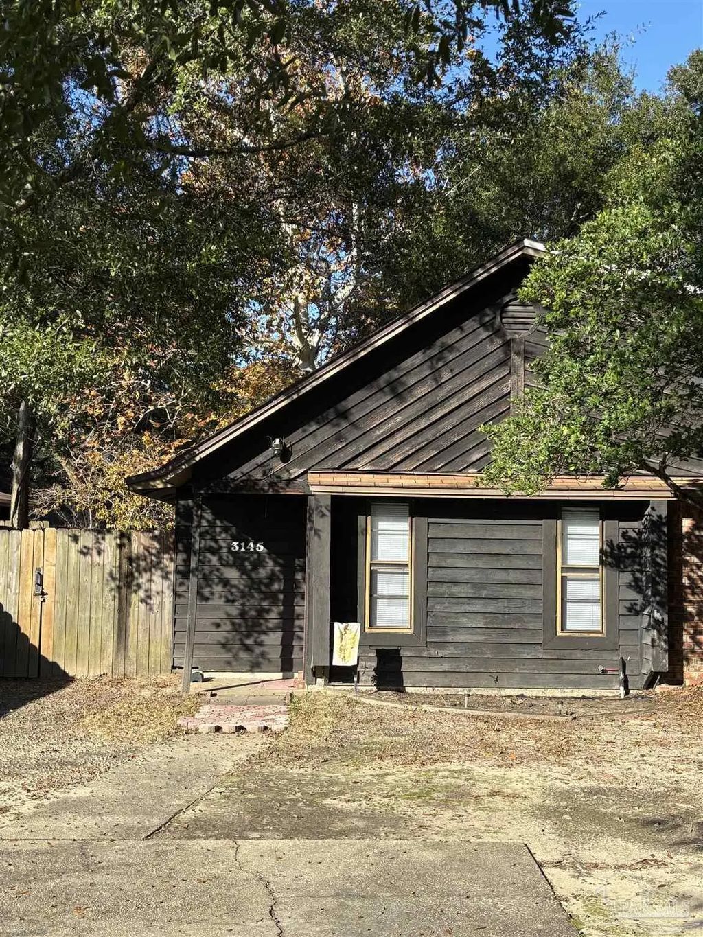 3145 Cedarwood Village Ln, Pensacola