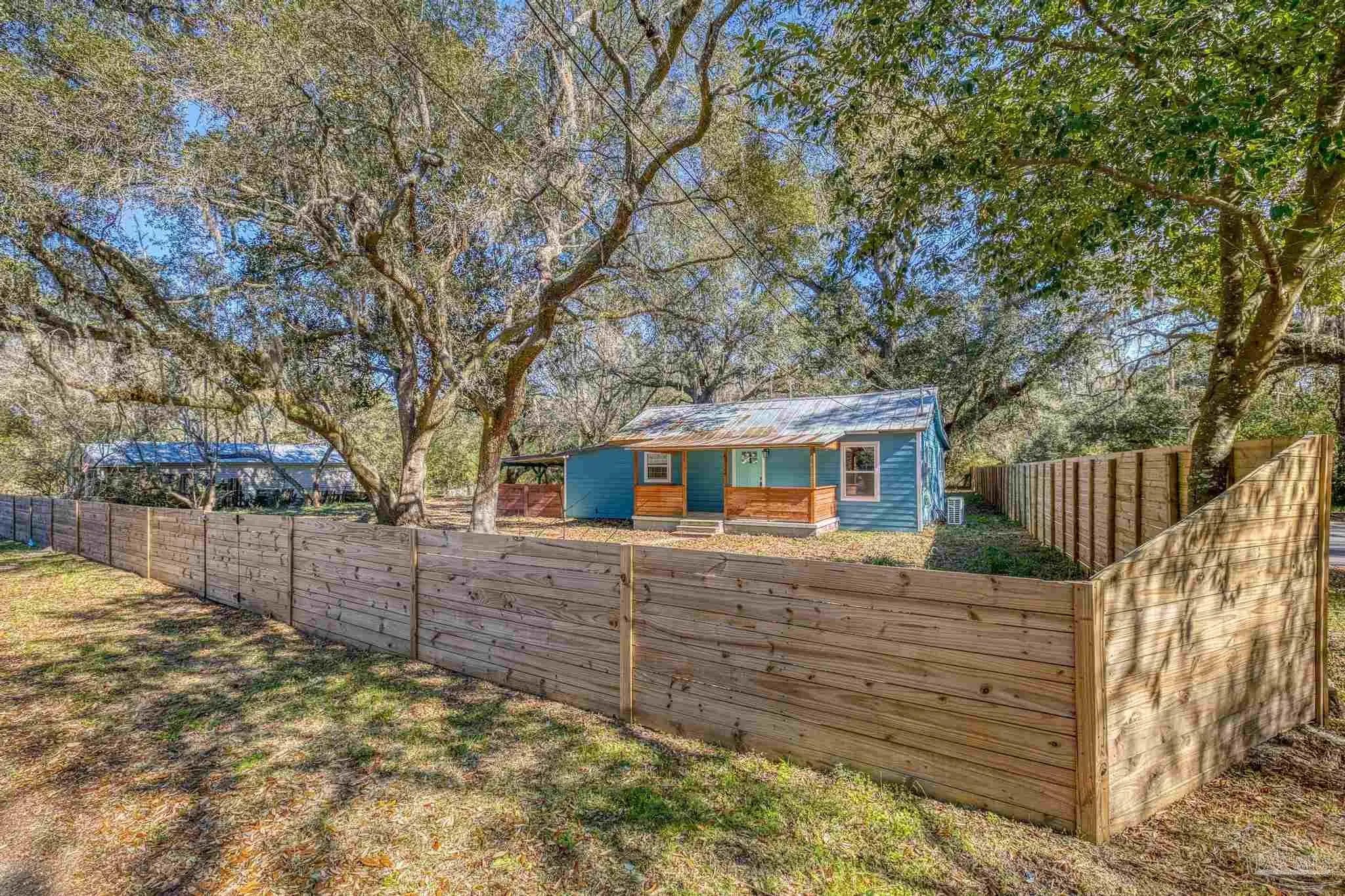 Photo of Listing #676406