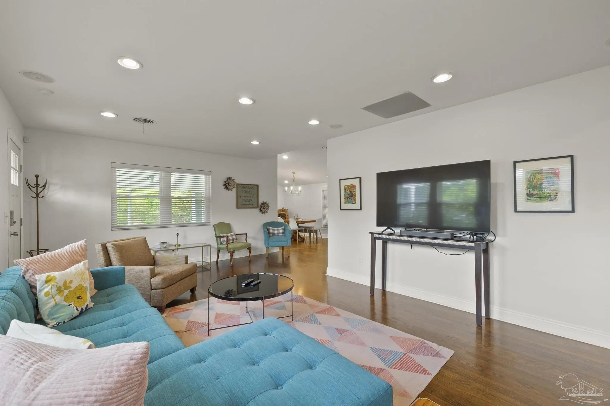 Photo of Listing #672317