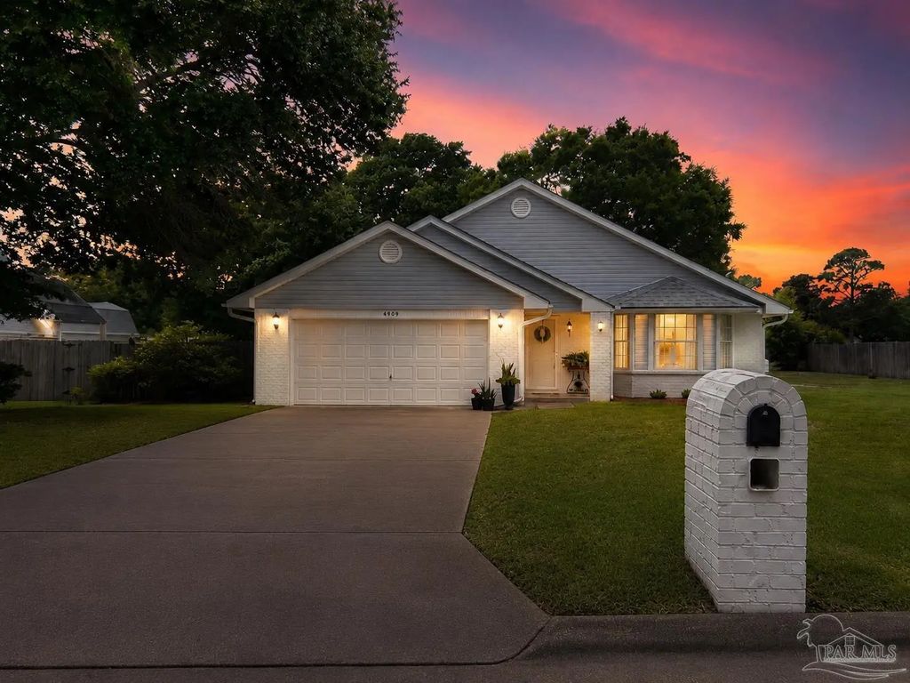 4909 Alvin Dr, Pensacola