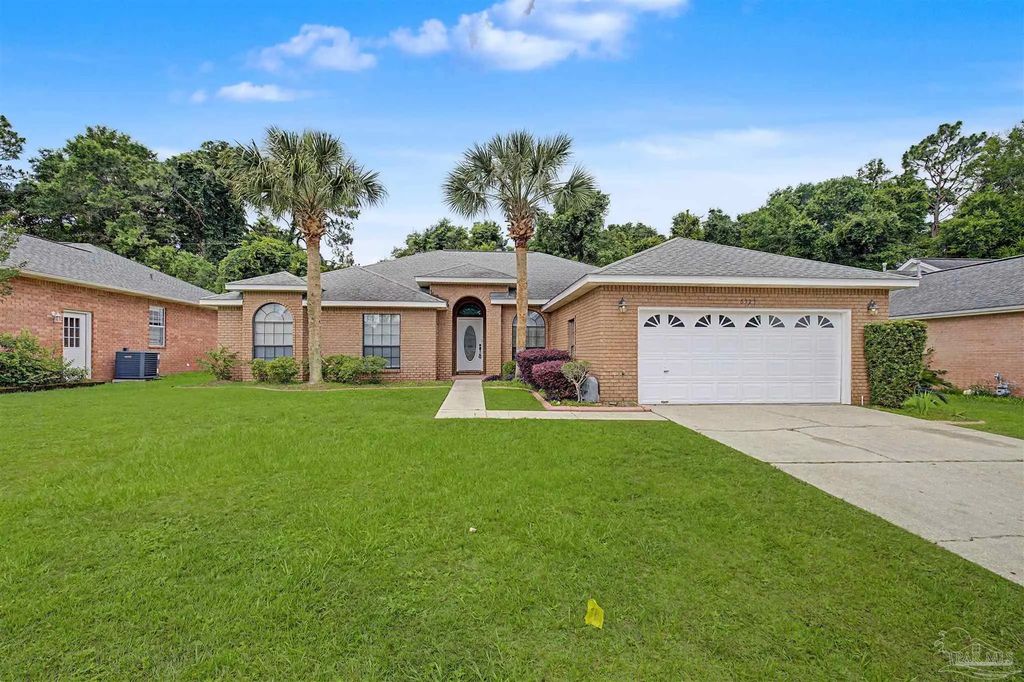 6323 Summer Lakes Ln, Pensacola