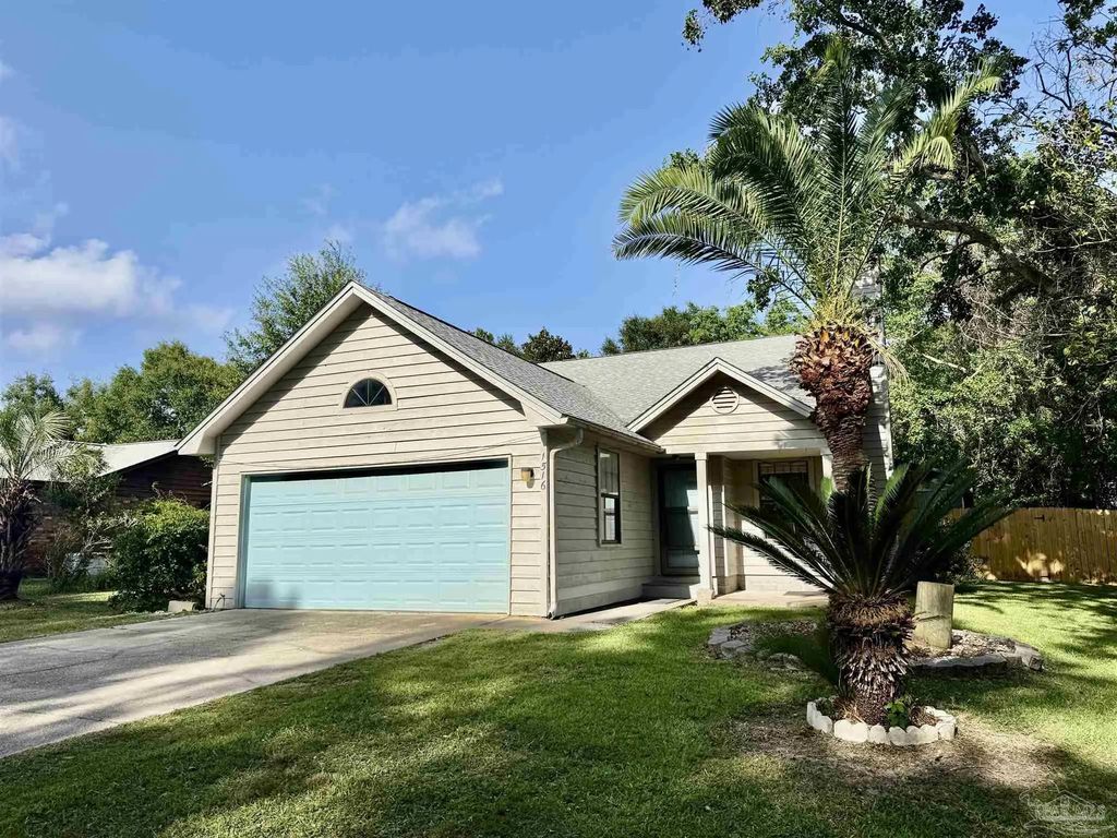 1516 Portside Dr, Gulf Breeze
