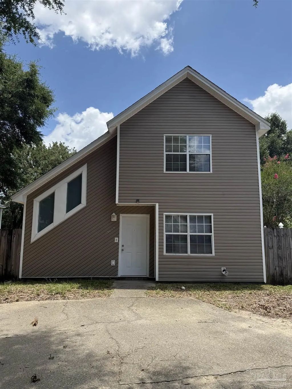 3004 Cedarwood Village Ln, Pensacola