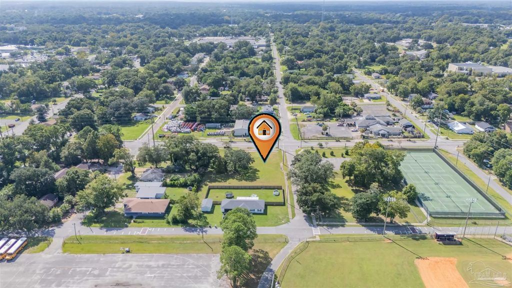 Bobe St, Pensacola
