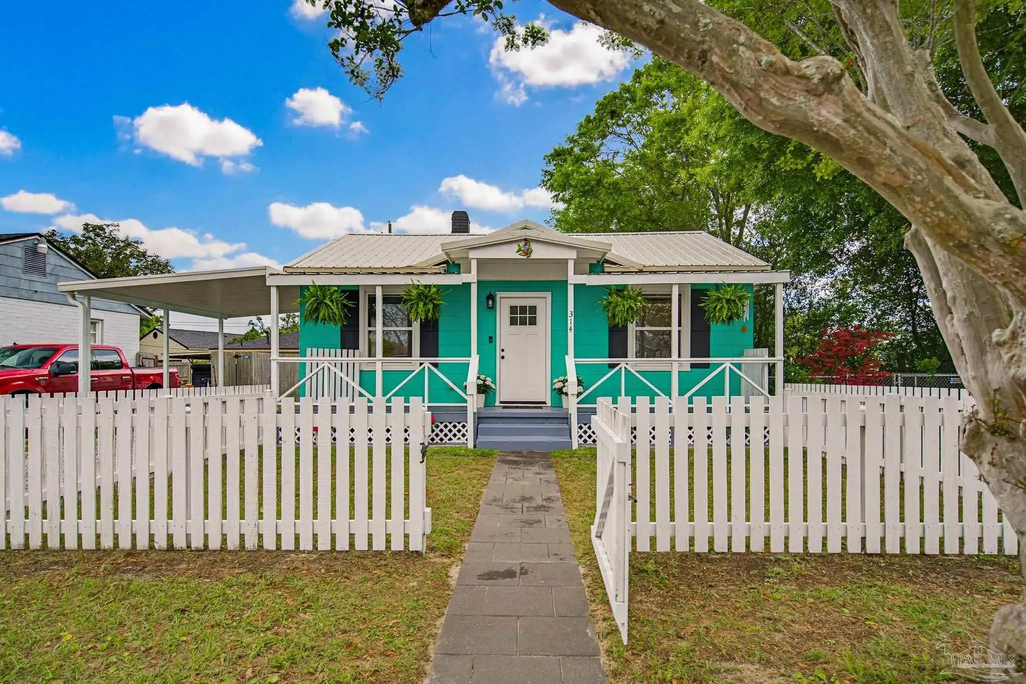 Photo of Listing #680874