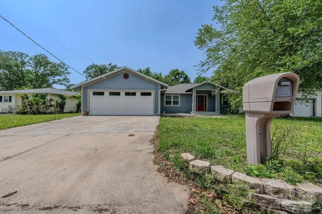 3235 Bayou Dr, Pensacola